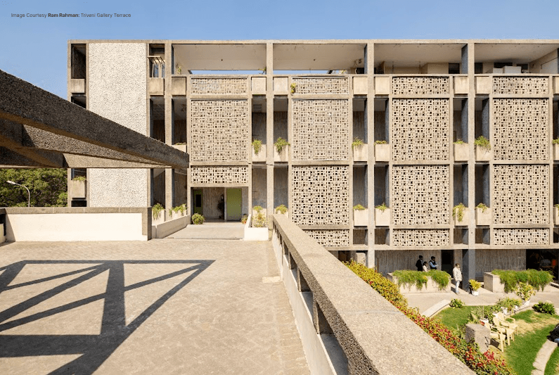 <h2>Triveni Kala Sangam</h2>
<h3>205, Tansen Marg, Mandi House, </h3>
<h3>New Delhi, 110001</h3>